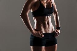 4 exercices d'abdos pour débutants qui renforcent vraiment sans abîmer le dos