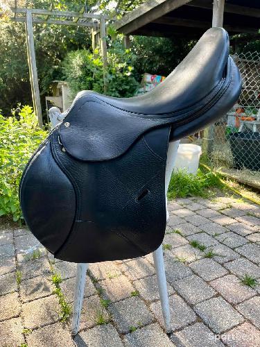 Selle obstacle Tolga à voir! »