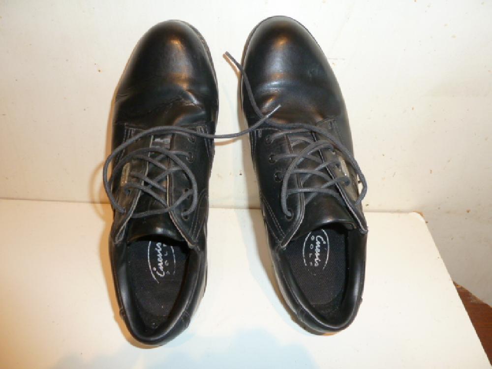 Chaussures golf T44/ Housse/crampons/Brosses entretien - photo 2