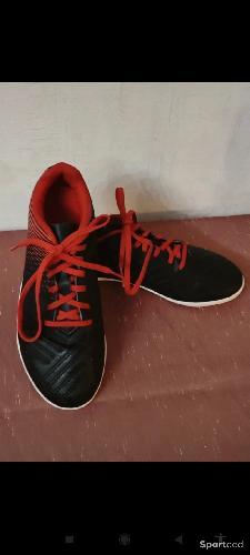 Football - Chaussure de football terrain sec kipsta agility 100 FG noir et rouge T.34 - photo 6
