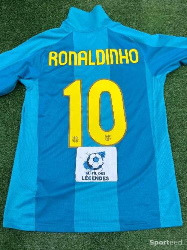 Football - Maillot Ronaldinho à Barcelone  - photo 6