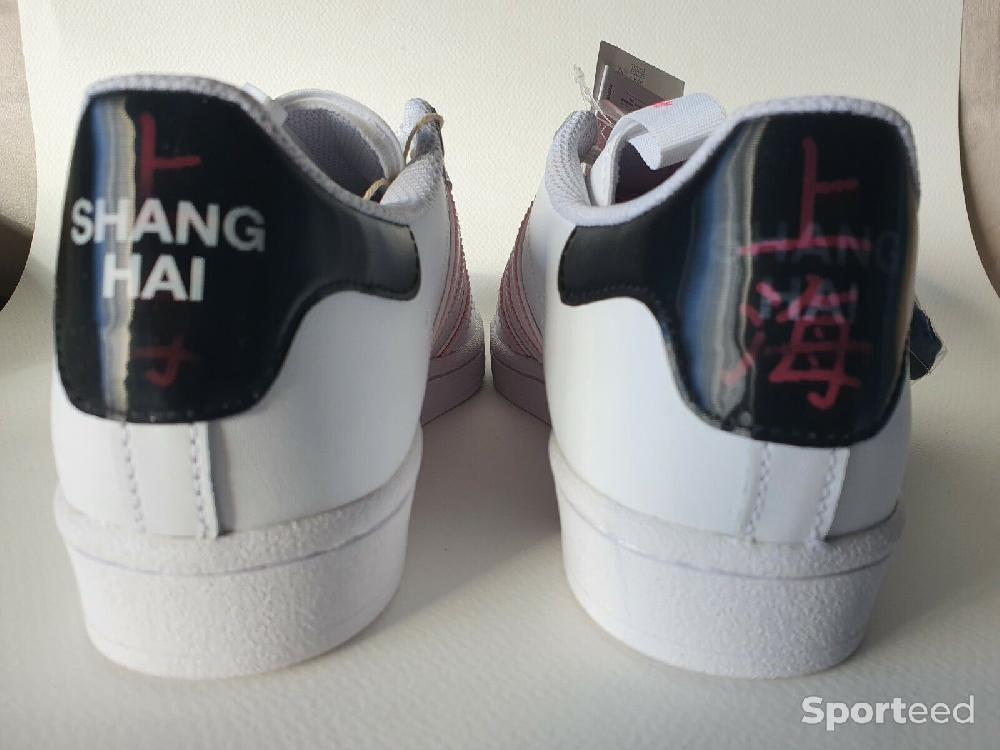 Sportswear - ADIDAS SUPERSTAR basket sneaker SHANGAI unisexe blanches T38 2/3 UK5.5 US6 - photo 4