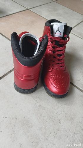 Basket-ball - Air Jordan 1 rouge métallisé  - photo 6