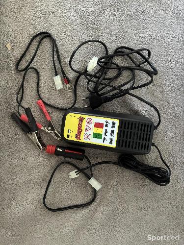 Moto route - Chargeur Batterie 12V 900 mA Moto, Scooter, Tondeuse Accubat/Accugard – complet, très peu servi – protection avancée - photo 6