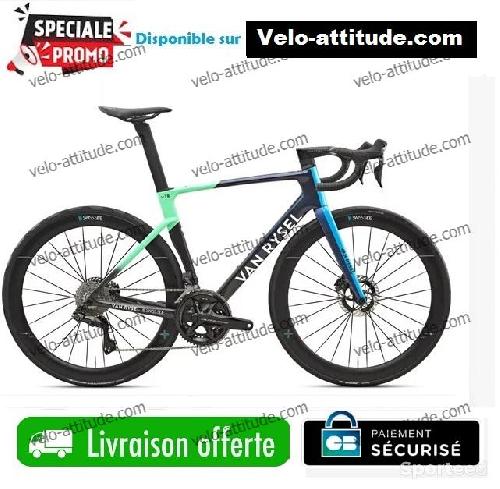 Vélo de Route Van Rysel RCR Pro Team Shimano Dura-Ace Di2 12V 700 mm Bleu Decathlon AG2R La Mondiale