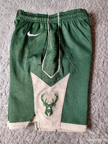 Short de basket Nike Bucks