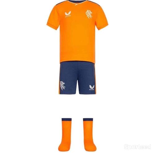 Tenue de foot Glasgow Rangers FC CASTORE Taille 80Cm Neuf et Authentique 