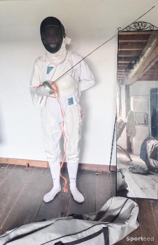 Tenue complète escrime femme adulte droitière (hors chaussures)