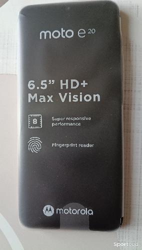 Motorola e20