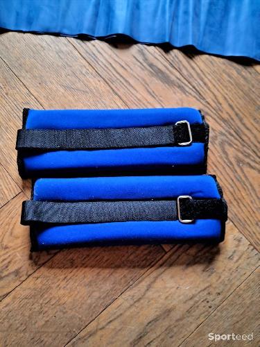 Pilates / Gym douce - Kit Fitness Complète Bleu – 2 Haltères + 2 Poids Chevilles/Poignets + Bande Élastique - photo 6