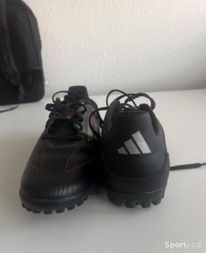 Football - Crampons Adidas Taille 41⅓ - photo 6