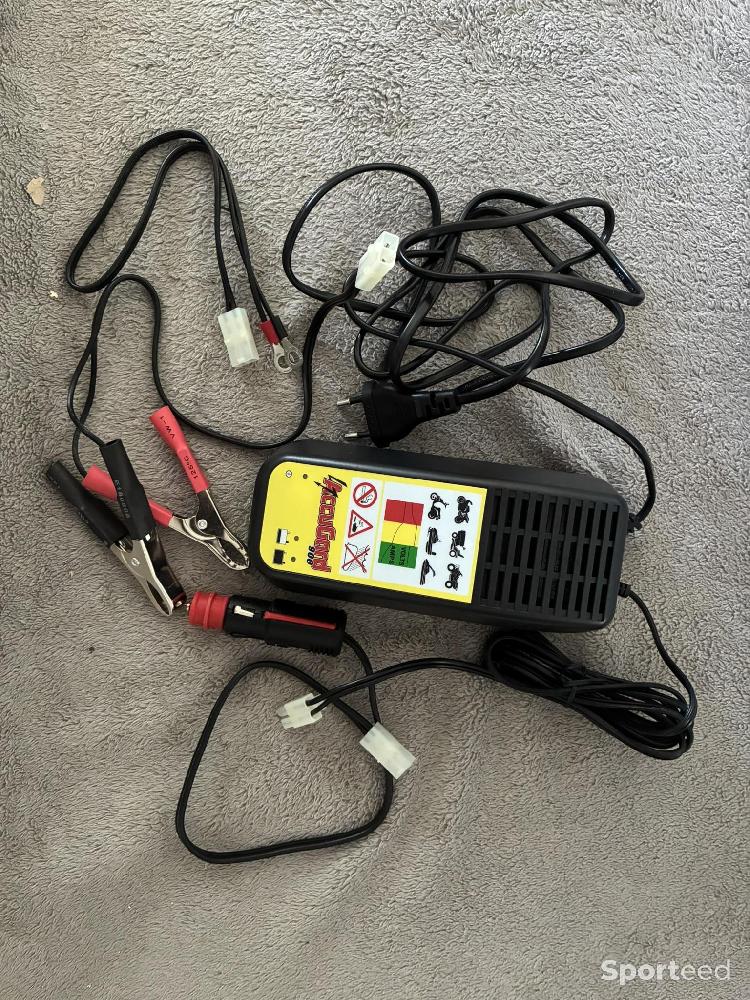 Moto route - Chargeur Batterie 12V 900 mA Moto, Scooter, Tondeuse Accubat/Accugard – complet, très peu servi – protection avancée - photo 2