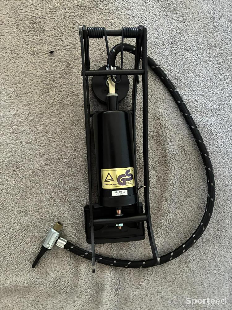 Vélo route - Pompe à pied Zefal haute pression 7bars avec manomètre pour vélo route, VTT, etc – Très bon état - photo 2