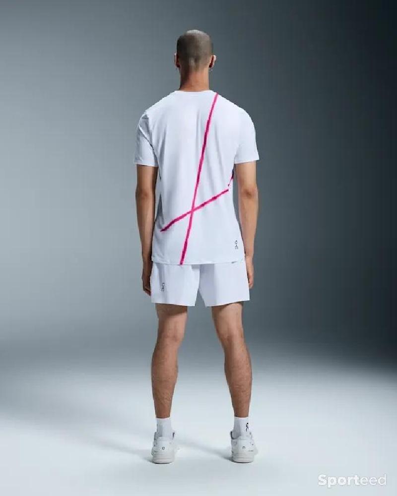 Tennis - Polo On-running blanc ligne rose - photo 3