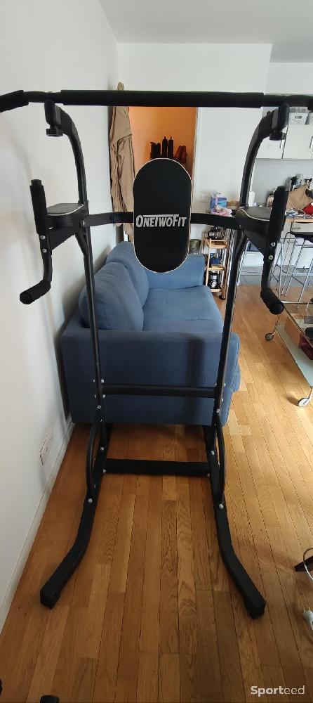 Musculation - Chaise romaine ONETWOFIT Power Tower – Bon état - photo 1