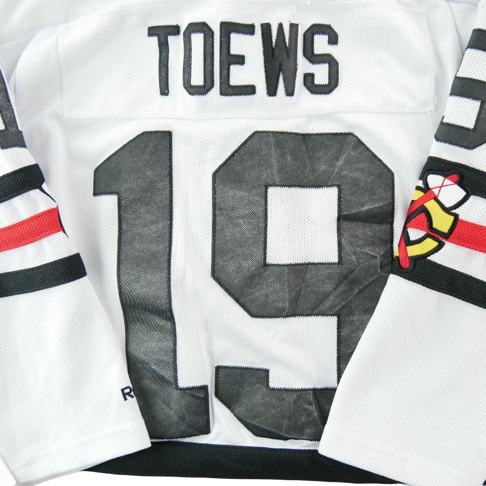 Hockey sur glace - Reebok Maillot Homme NHL Chicago Blackhawks Jonathan Toews 19 Patch capitaine Taille XS #QWE1731 - photo 4