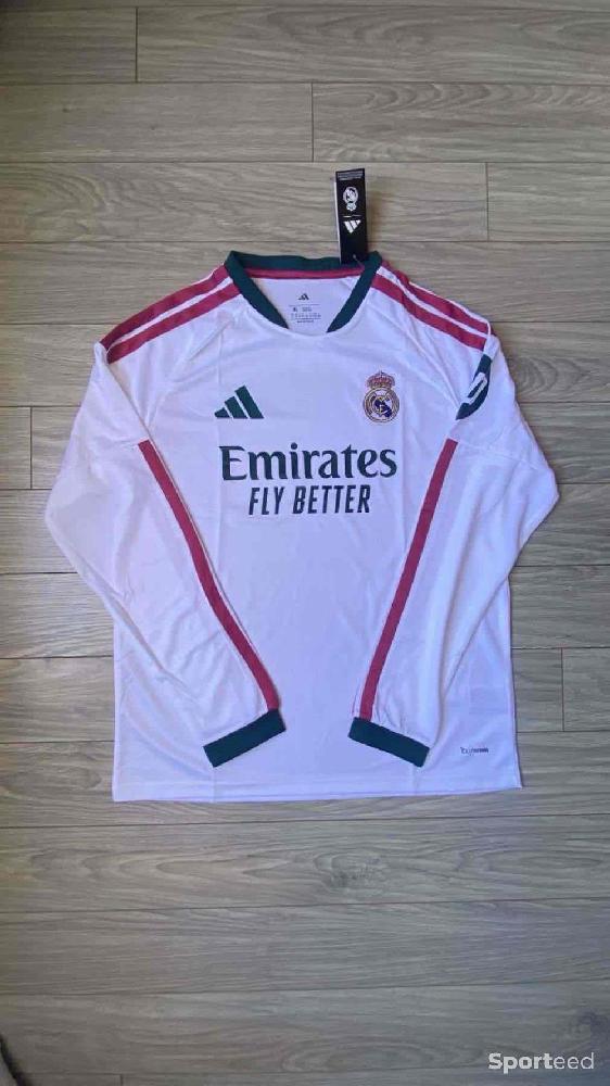Football - Maillot real blanc taille Xl - photo 1