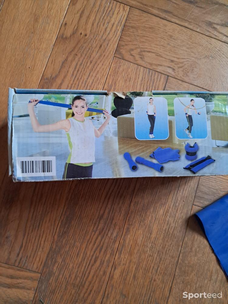 Pilates / Gym douce - Kit Fitness Complète Bleu – 2 Haltères + 2 Poids Chevilles/Poignets + Bande Élastique - photo 1