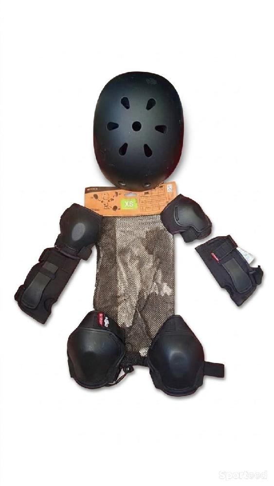 Roller - Kit complet de protection roller / skate / trottinette - Casque, genouillères, coudières, protège-poignets - Taille XS - Noir - photo 1